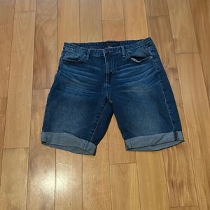 Tommy Hilfiger Denim Jean Bermuda Shorts. Spandex blend so soft and comfortable!